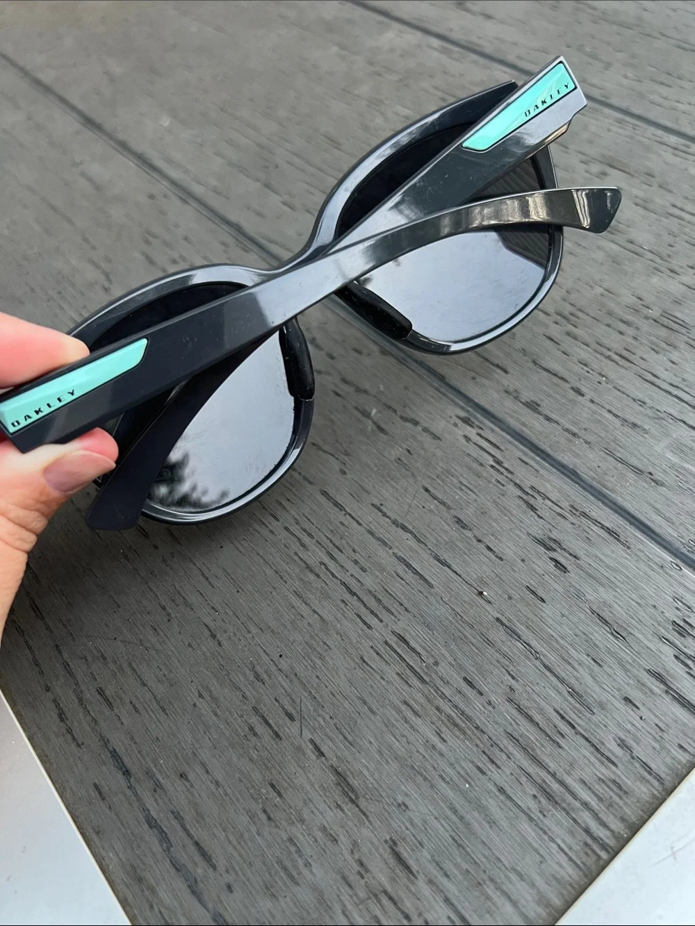 Oakley OO9433-0254 Prizm Black LOW KEY Green Polarized Sunglasses